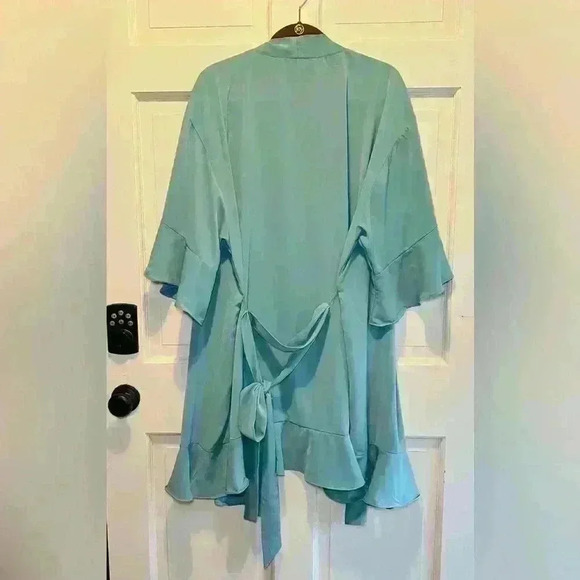 Birdy Grey Robe - Picture 2 of 5